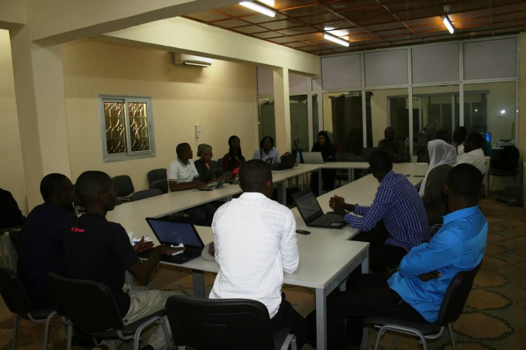AnsiNiger's tweet photo. La session de formation des formateurs régionaux a débuté ce matin lundi 15 2018 dès 9h à @AnsiNiger en présence de @guimbasaidou.
L'enthousiasme et le dynamisme sont au rdv.
#AfricaCodeWeek #Niger #ACW18
Cc @DigitalMougani @gdgniamey @FemmeTic https://t.co/I6CCOKq2ew