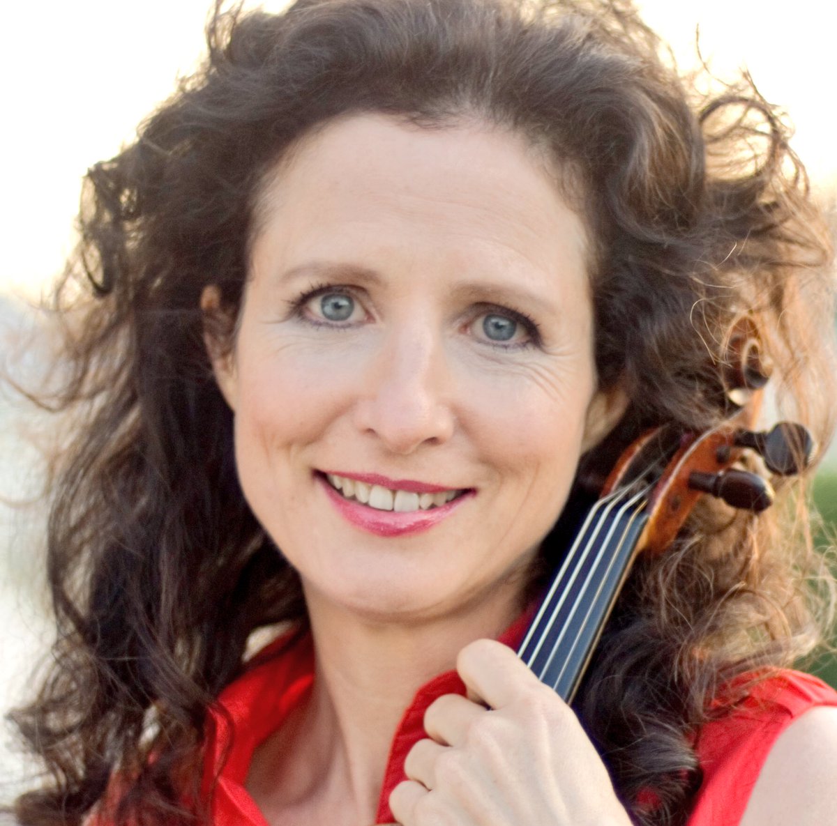 ScottishArtsCL's tweet image. Nov 6th at the Club: Violinist @MadeleineM_Vln, described by The Herald as &apos;a violinist in a million&apos;, will perform works by Scottish &amp;amp; American composers, incl John McLeod CBE. Mitchell is joined by pianist Nigel Clayton.
Tickets: eventbrite.co.uk/e/madeleine-mi…
#livemusic #concert