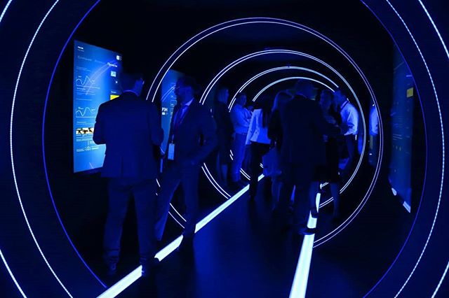VentuzTech's tweet image. Media tunnels are a fascinating thing - and are seen more and more often on events all over the world. Here is 📷: @visuals.ru for the Moscow City Government. 

#madewithventuz #interactive #multitouch #digitaldesign #content #infographic #interactivetechnology #ventuz #realtime