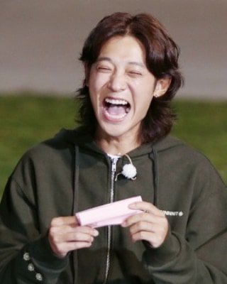 onewithjjy's tweet photo. 😍❤🤙He's smiling like there's no tomorrow haha. 
Src: KBS (#1박2일)
#drugrestaurant #정준영 #jjy
#드럭레스토랑 #jungjoonyoung https://t.co/HGUCLVaBOx