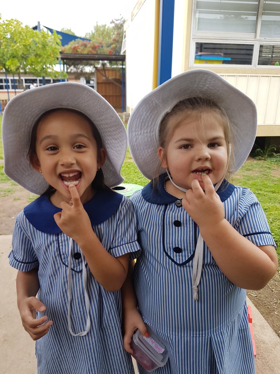 Kindergarten goals - when you have the same wobbly tooth as your friend on the same day. 🧚‍♀️