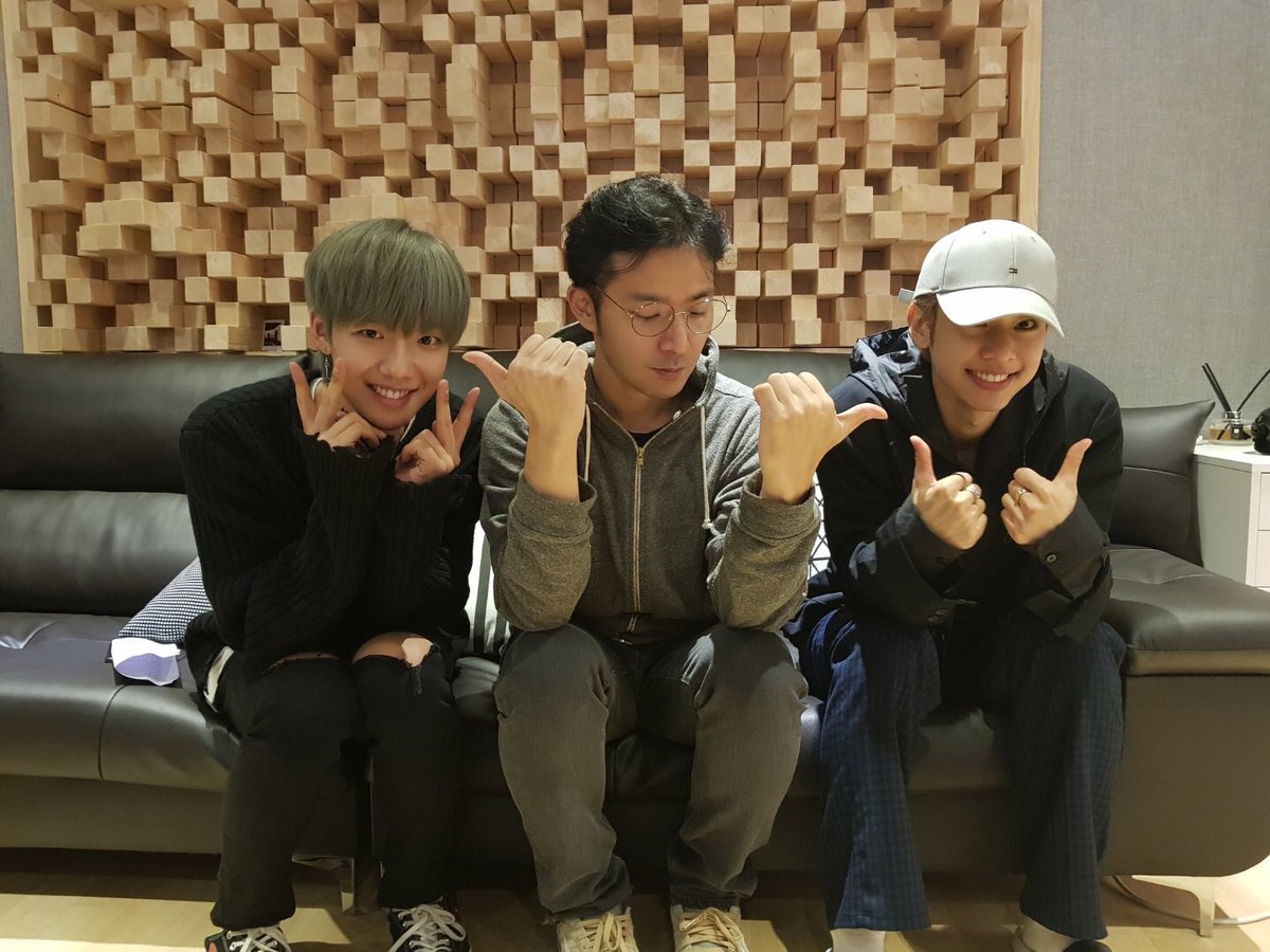 bnmboysofficial's tweet photo. [#MXM] 버벌진트 선배님의 새 싱글에 피처링으로 참여하게 되었습니다~! 

2018. 10. 21 6PM Release

#임영민 #김동현 #버벌진트 #브랜뉴뮤직 #BRANDNEWMUSIC https://t.co/Vnet1MpVHB