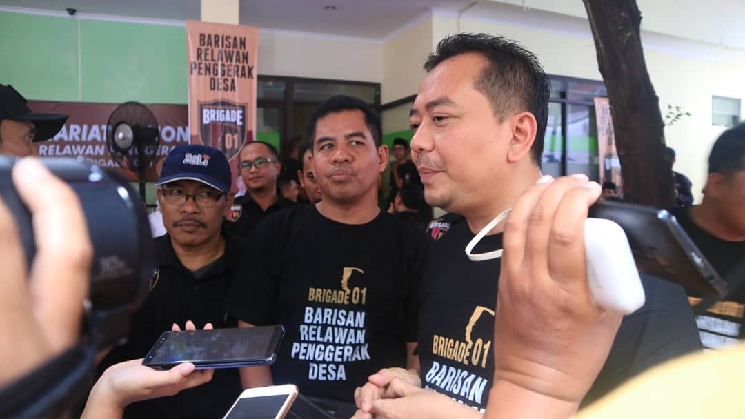 Hari ini saya dan sahabat-sahabat aktivis dan pegiat desa se Indonesia mendeklarasikan diri dalam Barisan Relawan Penggerak Desa (BRIGADE) 01 untuk pemenangan Pak <a href="/jokowi/">Joko Widodo</a> dan KH. Ma'ruf Amin sebagai Presiden dan Wakil Presiden.

#jokowi2periode #join #jokowimarufamin #brigade01