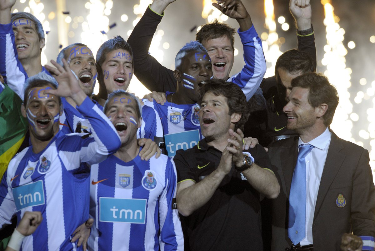 Squawka's tweet image. Happy 41st birthday, André Villas-Boas.

AVB’s Primeira Liga record with Porto in the 2010/11 season:

WWWWWWDWWWWDWWWWWWWWWWWWWWWWDW

Only the second team in the league’s history to remain undefeated for an entire season.  🏆