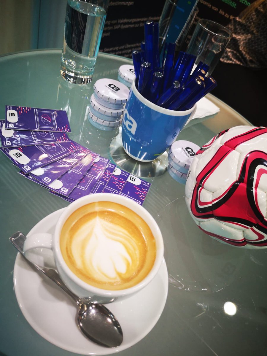 S_Baecker's tweet photo. Die 🇦🇹Kaffeehausspezialitäten gibt es von @CAAutomation_DE auf dem #DSAGJK18 an Stand L14. Mehlspeisen lassen wir weg, dafür gibts alles zum Thema #Automatisierung #SAP #ERP #systemcopy https://t.co/MXHBHpsYrQ