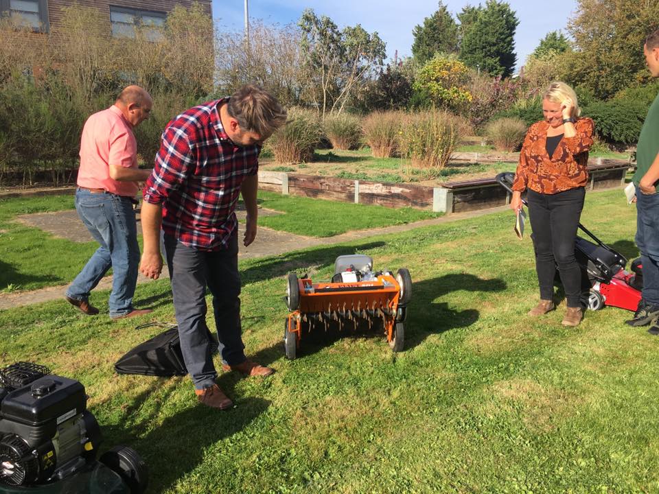dhedges_gower's tweet image. Thank you @VPgardening of @WhichUK Gardening for my first ever Lawn School! Fab pics too!!!!
"On Saturday I spent the day learning about #lawncare from @realawnexpert ..........I learnt that #aerating your #lawn in the #1 thing that you should do for its #health and #vitality"