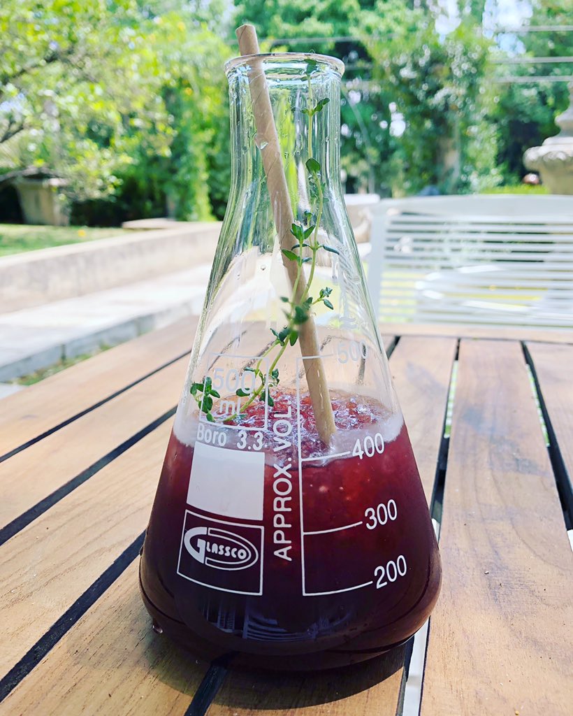 allthingpretty's tweet photo. A beautiful day to be spending at #thekitchenlanticogiardino sipping rooibos, berry &amp; thyme ice tea #theforumcompany #theforumwhitelight https://t.co/0YpzXg9TgJ