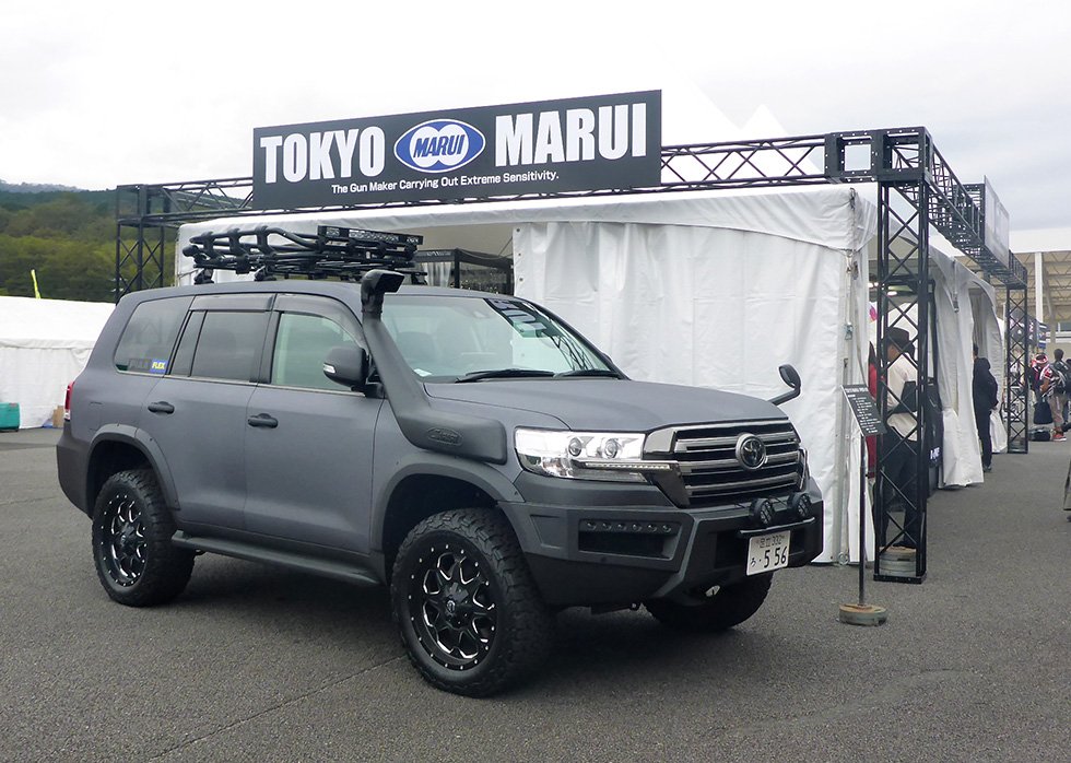 東京マルイ Airsoftgun 富士スピードウェイには つい先日納車されたばかりの新しいマルイの広報車も 実はこのニュー広報車 全面的に高耐久特殊塗装を施した ミリタリー的に美味しい仕様となっております カスタム途中なので まだ進化しますよ 東京マルイ Airsoftgun 富士スピードウェイには つい先日納車されたばかりの新しいマルイの広報車も 実はこのニュー広報車 全面的に高耐久特殊塗装を施した ミリタリー的に美味しい仕様となっております カスタム途中なので まだ進化しますよ
