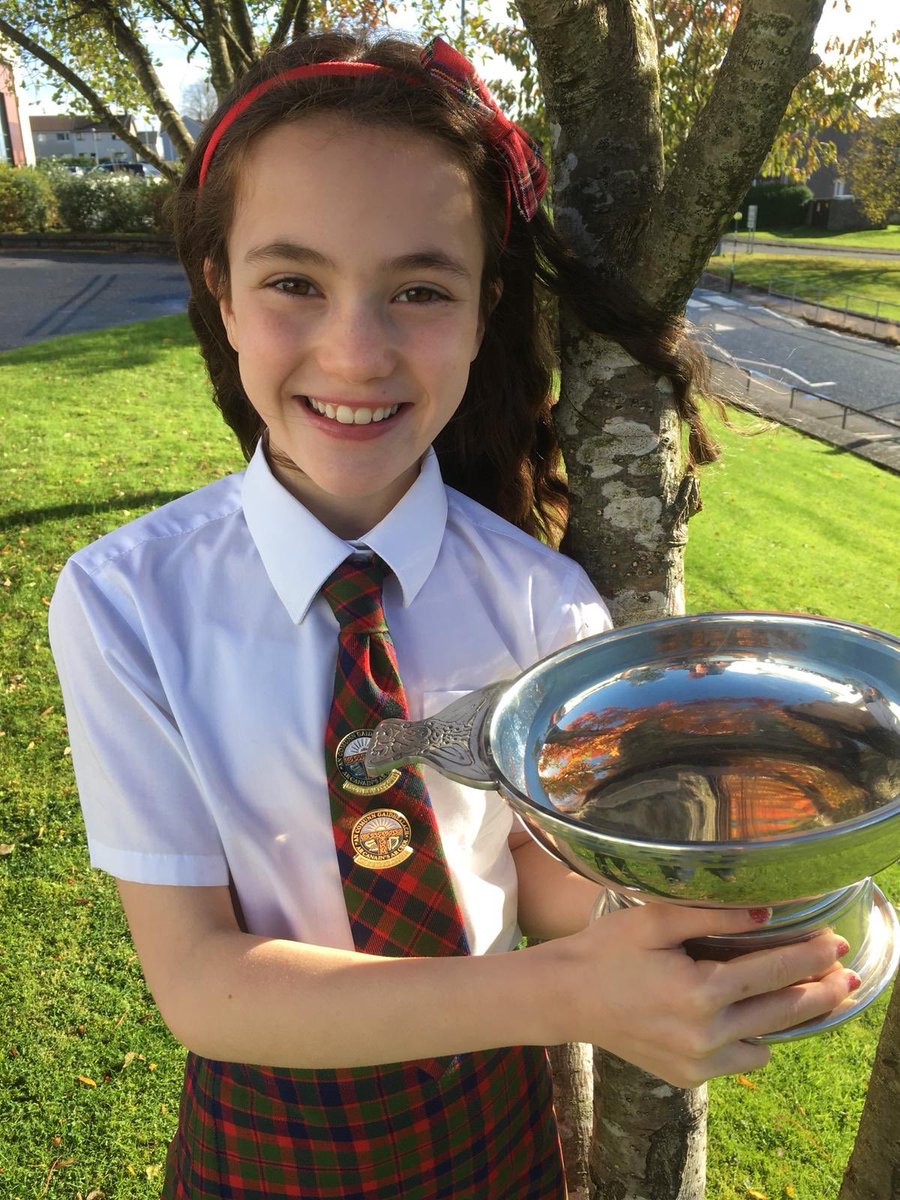 SGGArdsgoil's tweet photo. Bhuinnig M a’ chiad àite son a bhith ag aithris Bàrdachd. Abair tàlant! 🥇 https://t.co/ITWuLzBelI