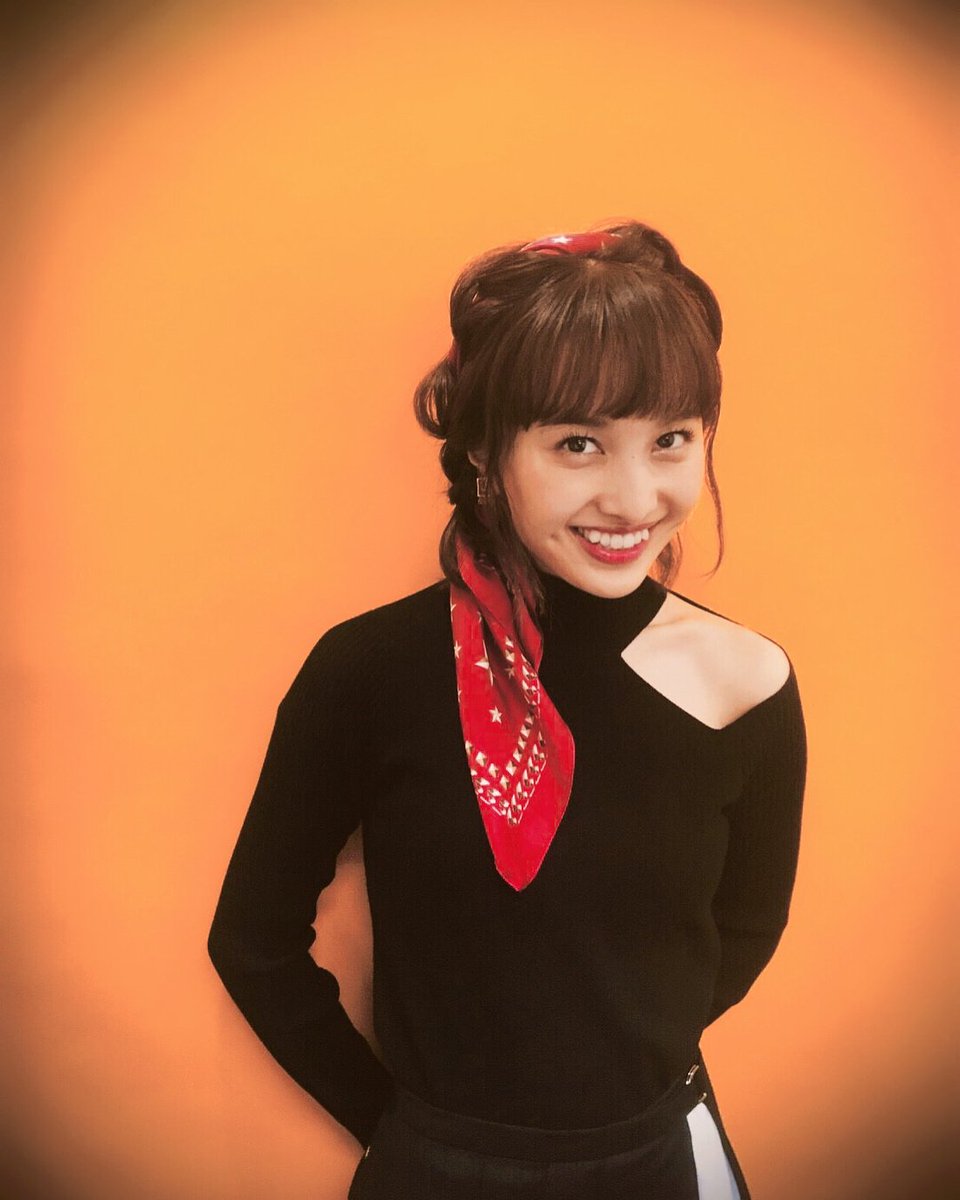 ももクロ情報収集 على تويتر 百田夏菜子 ももいろクローバーz T Co Wu2uarsfqh nhkウイークリーステラ11月14日発売です 髪の毛とバンダナを一緒に編み込むというとってもお洒落な髪型してもらった