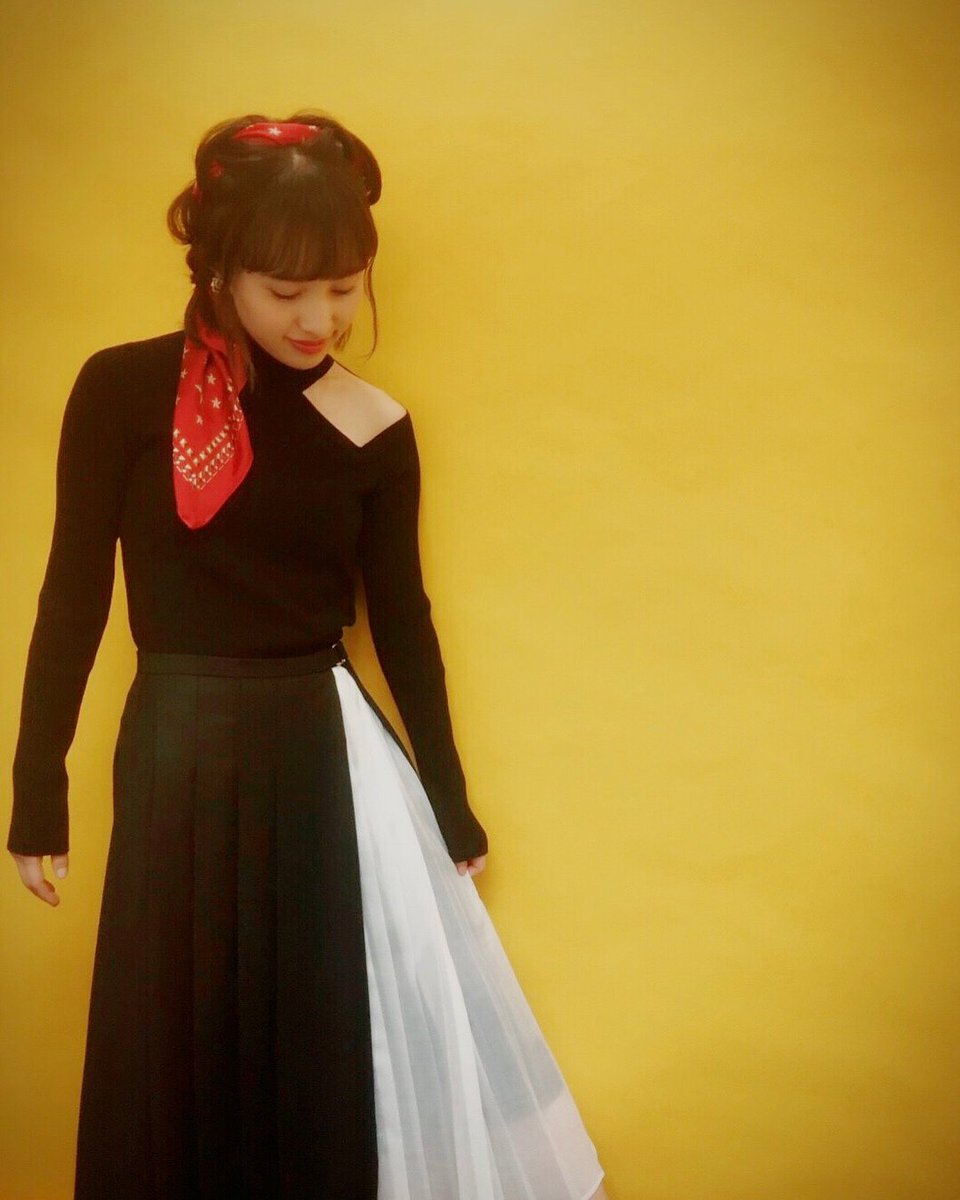 ももクロ情報収集 على تويتر 百田夏菜子 ももいろクローバーz T Co Wu2uarsfqh nhkウイークリーステラ11月14日発売です 髪の毛とバンダナを一緒に編み込むというとってもお洒落な髪型してもらった