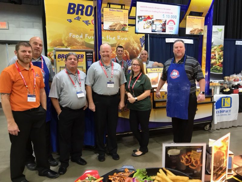 MidwestCo's tweet photo. Come see us at the Fall Kohl Food Show!! We are here in Quincy, IL until 3! @BroasterCompany #gbc #broasterexpress #broasterchicken #kohlshow #kohlwholesale #foodservice #commercialkitchens #chicken https://t.co/Lif0fsfC04