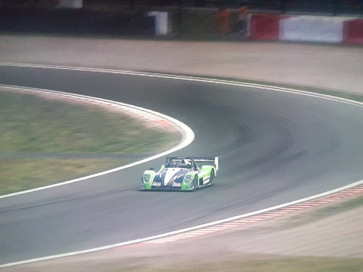 ComSimRacer's tweet photo. Mucha suerte para nuestros pilotos @Anjox149 Y @tokamelapinga en la carrera de esta noche de @VrInnovate  y @F1Friendscup con el #radicalsr en #silvertonegp !! A sacar los máximos puntos posibles!! https://t.co/KG4s1OGtcD