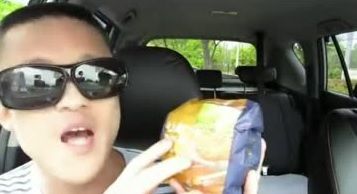 大物youtubeｒ速報 大物youtubeｒ速報 Syamu またハンバーガーが逆さまに入ってますね 思い込み説か自己中心説か T Co Sqjjvw0zsc T Co 8nya59wsmm Twitter