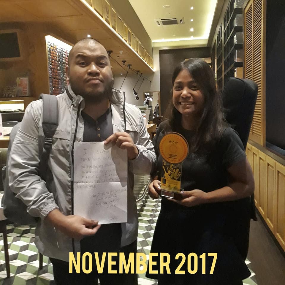 serah's tweet photo. "Sayo muna to. Hold on to this and return it to me next year when you win your own Awit Award." - @officialQUEST, 2017
#FaithGivesMeWings #LifeOfAChampion #SABUcketlist https://t.co/XtumGPakPK