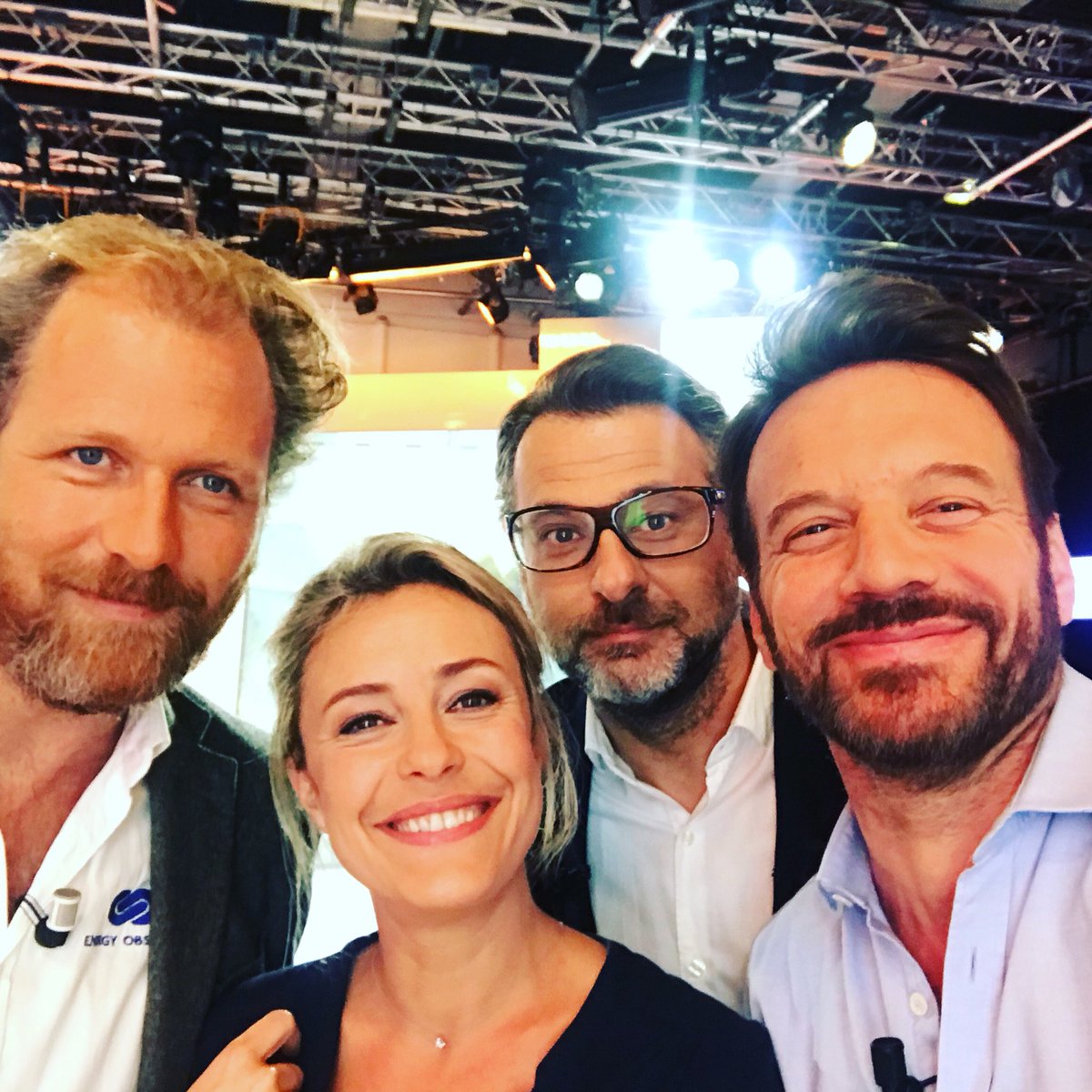 Retrouvez-nous ce soir dans <a href="/linfoduvrai/">L'Info Du Vrai</a> à 20h avec <a href="/IzaMoreau/">Isabelle Moreau</a>  @DavidAbiker @j_delafosse ! #chrysalis #economiecirculaire #ecologie #cleantheocean #noplastic #TransitionEnergétique