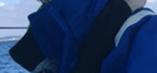 Sablesinfo | Démâtage et hélitreuillage pour le skipper Sablais Jean-Baptiste TERNON Alors qu’il est en qualif’ hors course, au large de la pointe de Penmarch’, le skipper du Mini 6.50 #880 est rattrapé par une dépression. Pendant plus de... | Sablesinfo vendeeinfo.net/lessablesinfos…