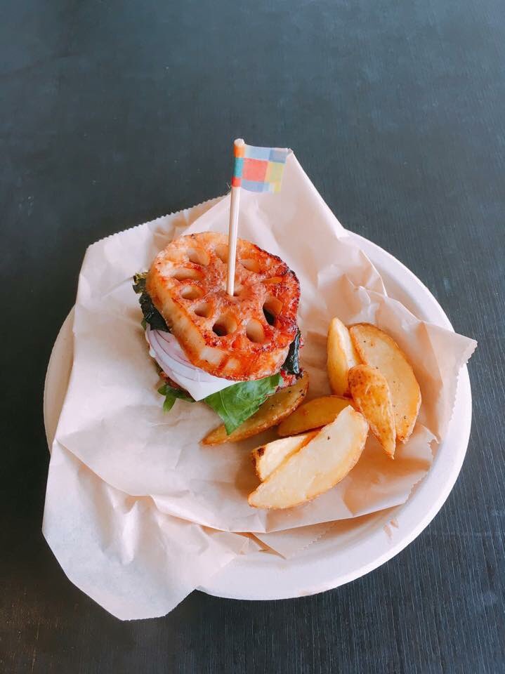 島のむらマルシェ あさマルシェ 第7回 島のむらマルシェ 11月3日 土 当日の出店者紹介 野菜食堂mameka 岩国 岩国市地方卸売市場内にある小さなお店 季節の野菜をトッピングした大豆ミートの Mameka De Bowl 旬の岩国レンコンでお豆腐 島のむらマルシェ あさマルシェ 第7回 島のむらマルシェ 11月3日 土 当日の出店者紹介 野菜食堂mameka 岩国 岩国市地方卸売市場内にある小さなお店 季節の野菜をトッピングした大豆ミートの Mameka De Bowl 旬の岩国レンコンでお豆腐