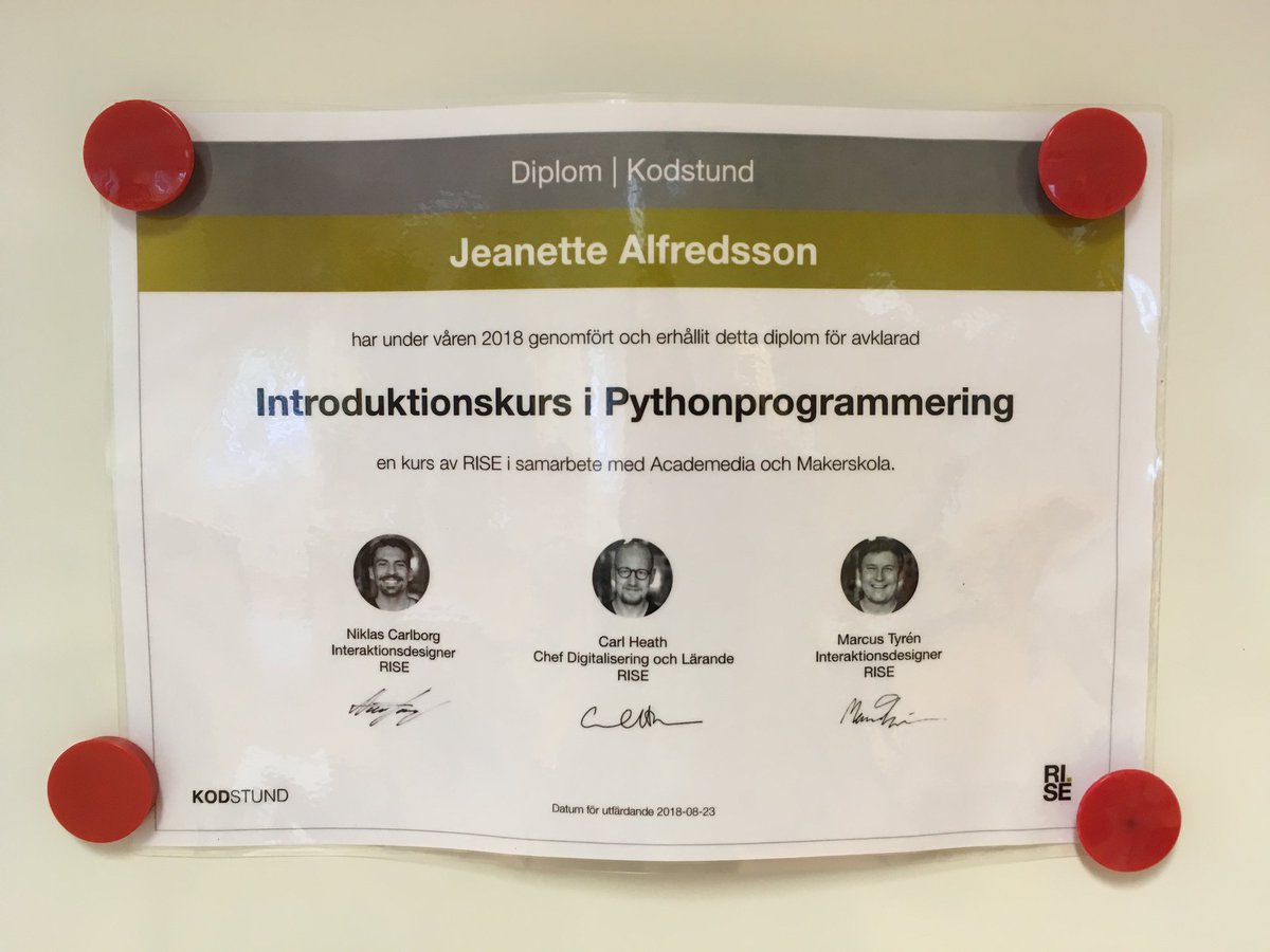 jeaalf's tweet image. Inplastat och klart. Ett diplom jag är lite extra stolt över. Läste introduktionskurs i #python i våras på kodstund.se.
Det är nog dags för lite uppfräschning av kunskaperna inför planering av programmering med högstadieeleverna.
#programmeringiskolan @carlheath