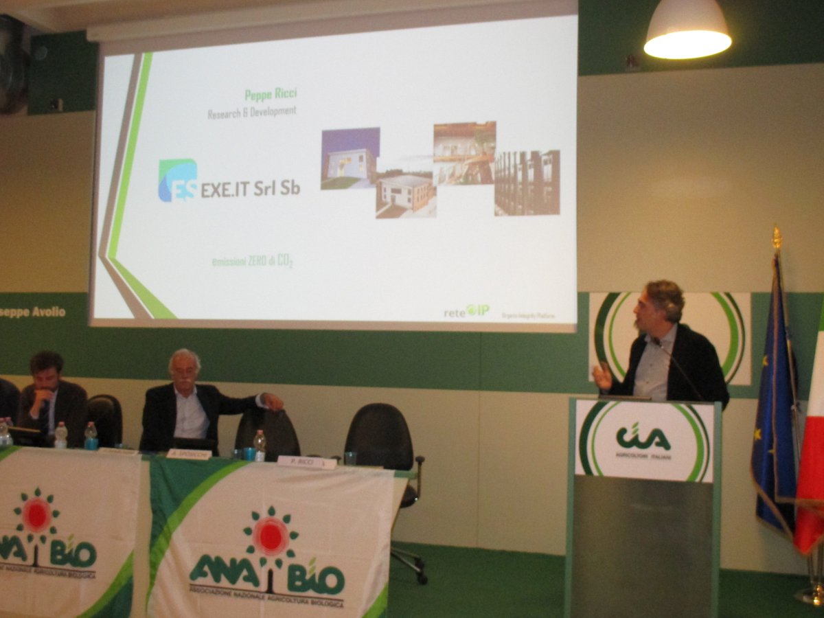 assocertbio's tweet photo. Peppe Ricci di #EXE presenta la #reteOIP al seminario organizzato oggi da @Anabio2015 a #Roma : uno strumento messo a disposizione dagli ODC aderenti ad @assocertbio che gli #operatori del #biologico possono usare gratuitamente @CcpbSrl @AIABfederale https://t.co/MEzxiXKu4G
