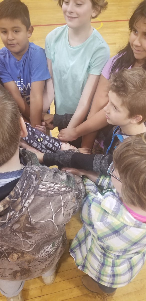 GMSLego's tweet photo. The Narwhals are busy trying to learn to work together without verbal communication. #teamwork #fll #FLLCorevalues https://t.co/VT7HC6WjjW