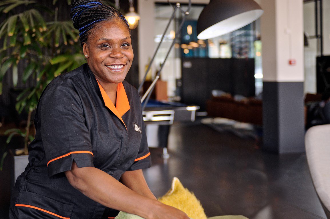 Wil jij werken op een prachtige locatie midden in het bos? Voor een hotel in Doorn zijn wij op zoek naar een enthousiaste schoonmaakmedewerker voor 25 tot 30 uur per week. #Doorn #schoonmaak #vacature
Meer info:  bit.ly/SchoonmaakDoorn