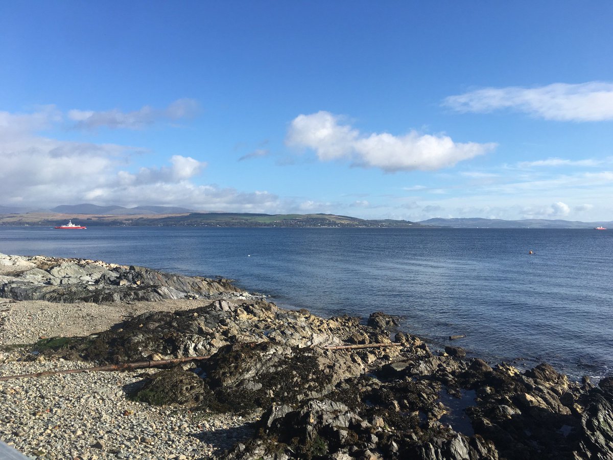 Dunoon_Mod's tweet photo. Tha e brèagha an duigh ann an Dhùn Omhain! ☀️ https://t.co/1gnpgKNbYS