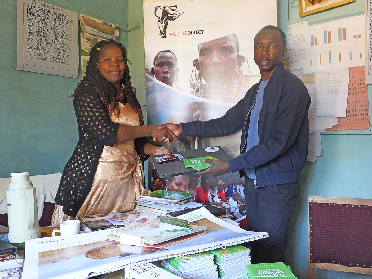 WildWarriorsKe's tweet photo. Through the #WildlifeWarriors project, @wildlifedirect's Education & Outreach Manager, @ontita_vincent, is creating a conservation movement w/ children in public schools within remote regions across Kenya.
Watch him on #LiveWithPaula | Subscribe: https://t.co/VuoZSDMKKo https://t.co/0gJwqzIfBz