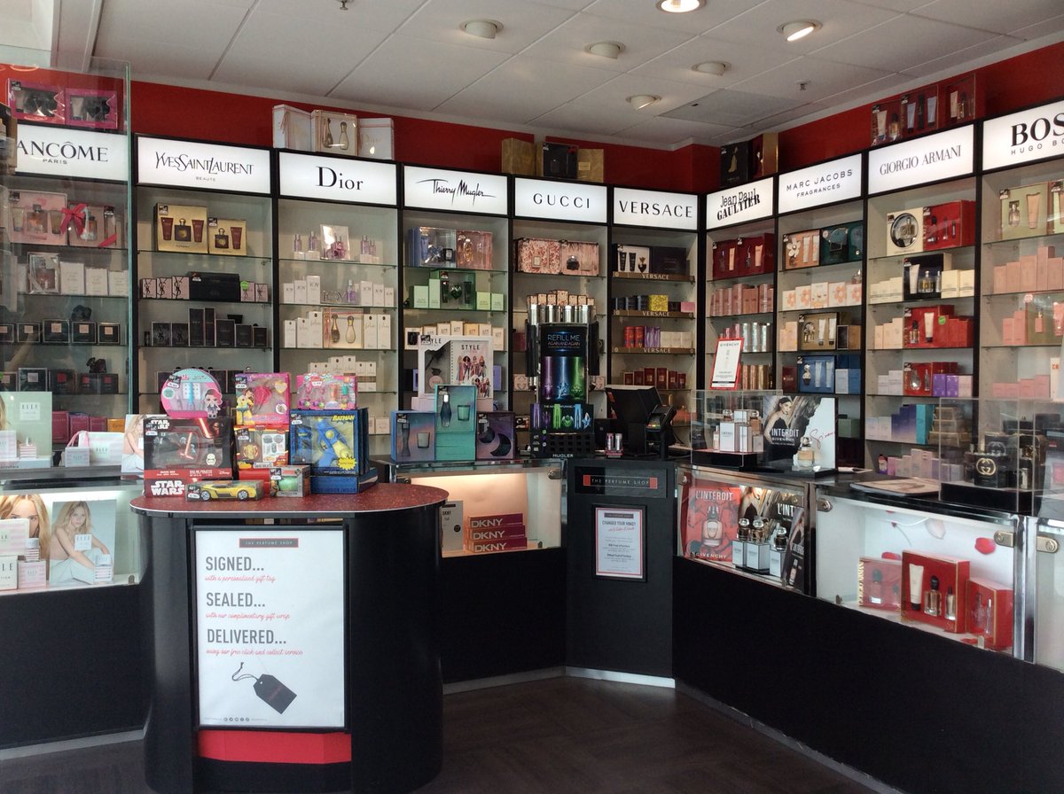 tpshull's tweet photo. ‼️ITS BEGINING TO LOOK A LOT LIKE CHRISTMAS‼️
Amazing selected giftsets £5 off great deals in store and lots of free gifts. Buy one get on half price on ted baker sets and children’s gift sets https://t.co/tvFPQnS749