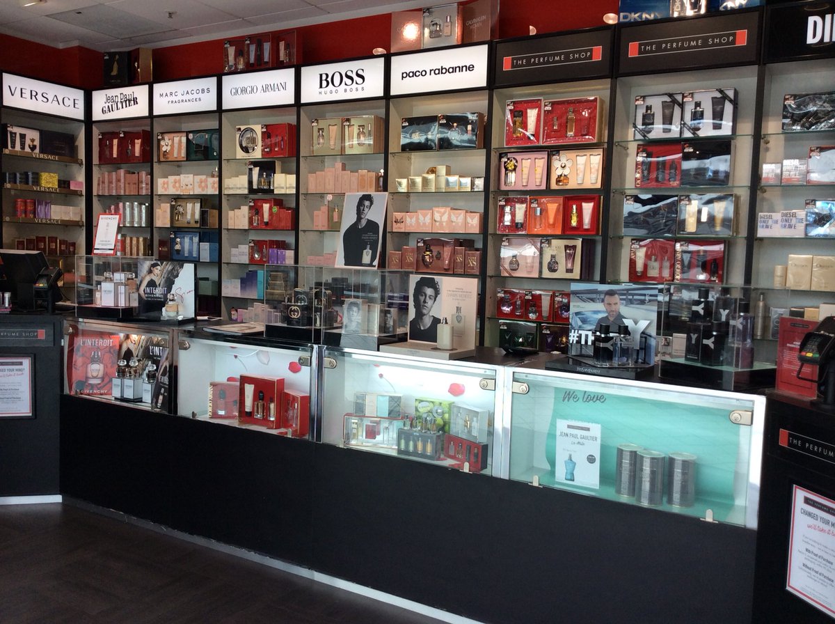 tpshull's tweet photo. ‼️ITS BEGINING TO LOOK A LOT LIKE CHRISTMAS‼️
Amazing selected giftsets £5 off great deals in store and lots of free gifts. Buy one get on half price on ted baker sets and children’s gift sets https://t.co/tvFPQnS749