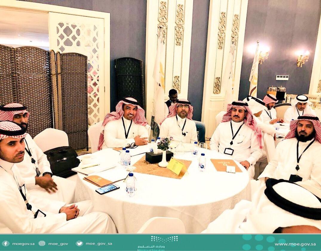 moe_gov_sa's tweet photo. وكيل #وزارة_التعليم للأداء التعليمي يلتقي مديري مراكز التميز، وذلك ضمن فعاليات اللقاء الأول لمديري مراكز التميز في إدارات التعليم. https://t.co/iJoZXdsaao