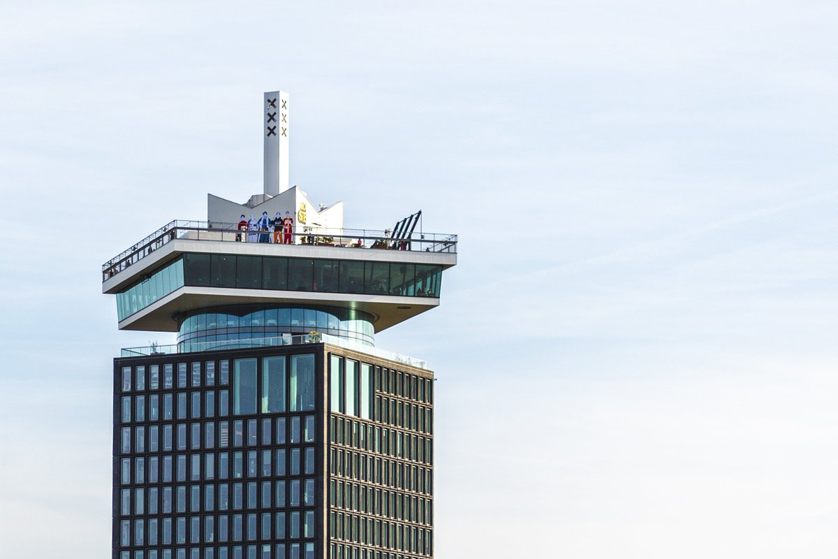 wolthuizen's tweet image. Vet! @kampseedorf heeft op de kroon van de @Adam_Toren haar grootste kunstwerk ooit gemaakt met (anti)helden @Leafssensei, @kraftwerk, @GhostfaceKillah, @AliGRezurection en een gabber. #ADE18