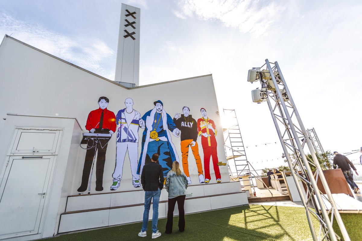 wolthuizen's tweet image. Vet! @kampseedorf heeft op de kroon van de @Adam_Toren haar grootste kunstwerk ooit gemaakt met (anti)helden @Leafssensei, @kraftwerk, @GhostfaceKillah, @AliGRezurection en een gabber. #ADE18