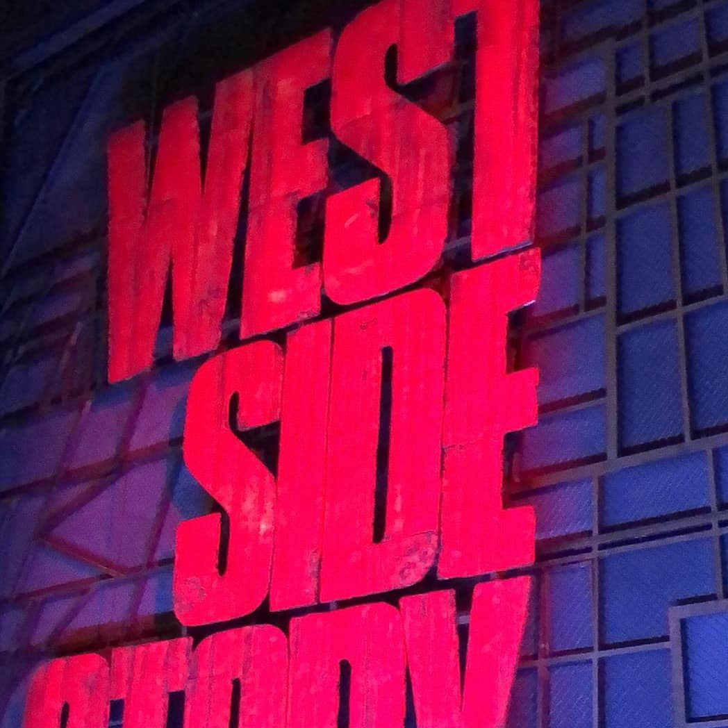 OlgaAntunezPC's tweet photo. ¡Qué pedazo de espectáculo! 🤭
@WestSideStoryES 💑🕺 Otro espectaculo de la gran cartelera de #Madrid en el que participan nuestros actores @beatrizmur2 y @E_R_delPortal  ¡Super recomendable! ✌️👍 #musical #actores #cantante #teatrocalderonmadrid https://t.co/fjbCVm1frk