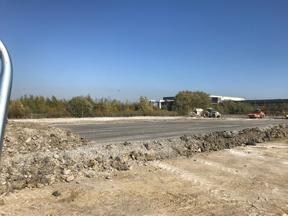 Great progress by <a href="/ParkwayMK/">Parkway Construction</a> with the groundworks in the sunshine last week at #Aston41 #Phase3 #AstonClinton! See aston41.com for more info.
