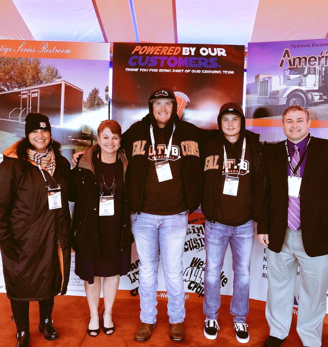 LeticiaGReinke's tweet image. All the Oil Show fun with @UTPBpres and @utpbfalcons - Booth OS9! #PBIOS 2018