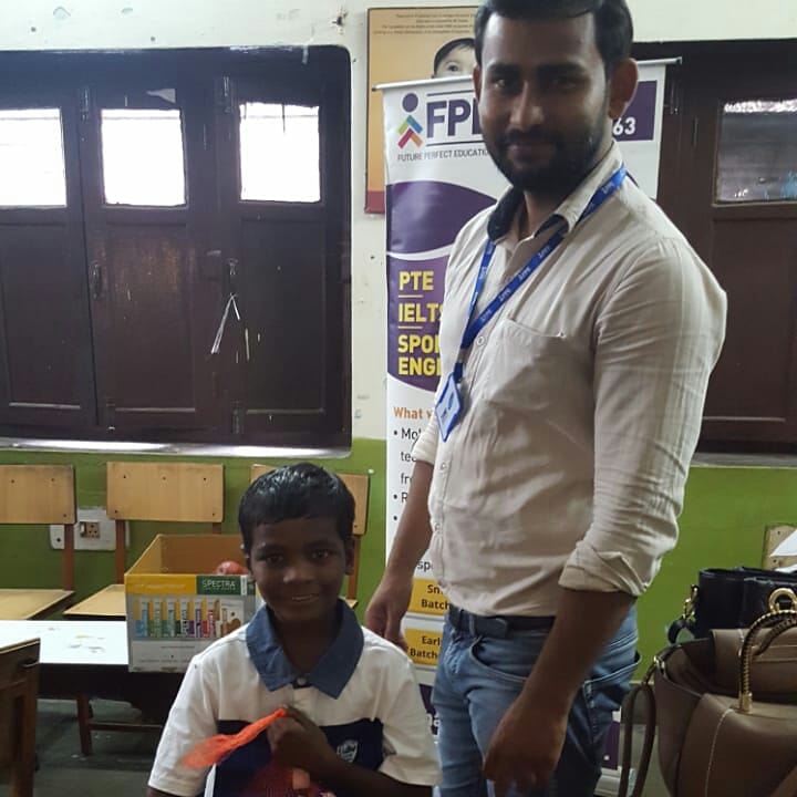 FuturePerfectE1's tweet photo. World Food Day Activity
A little effort made by our team to bring smiles on these tiny faces and to teach them the importance of food.
#ZeroHunger #savethefood! #stopfoodwasteday #WFD2018 #IELTS #PTE #IeltsJalandhar #FuturePerfectEducation #FPEJALANDHAR #Jalandhar https://t.co/2u9iuh8Pai