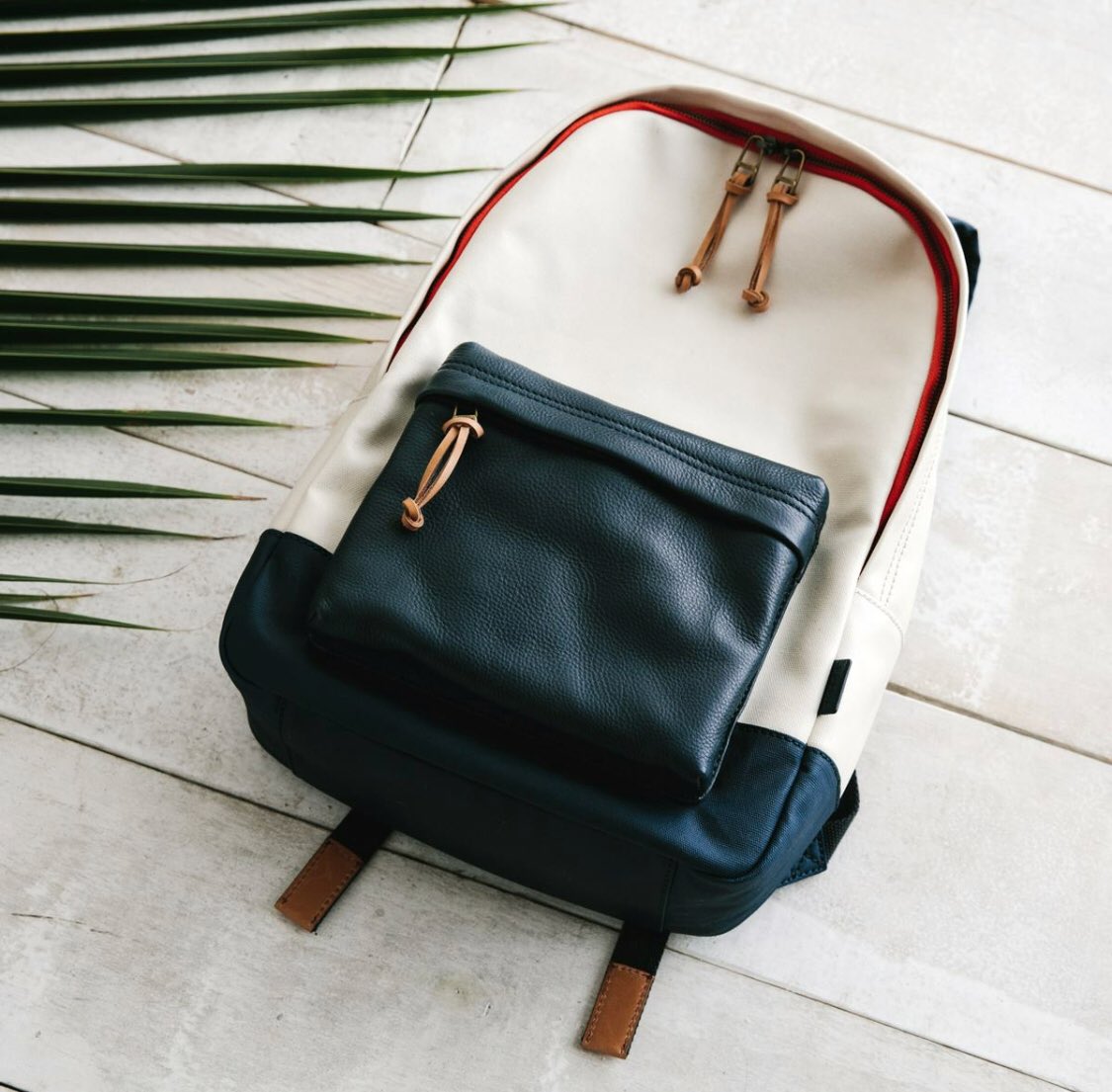 EverydayWithFa1's tweet photo. Travel with the right bag #FossilStyle #FossilPromo https://t.co/vB65FaTxWz