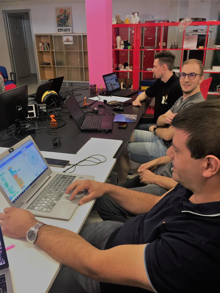 coderdojopd's tweet image. Mmm qui si fa sul serio !!
#coderdojoPD #coderdojoBO #coderdojoFossò #coderdojoTione