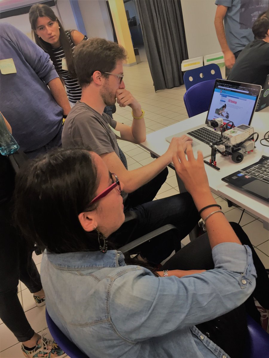 coderdojopd's tweet image. Mmm qui si fa sul serio !!
#coderdojoPD #coderdojoBO #coderdojoFossò #coderdojoTione