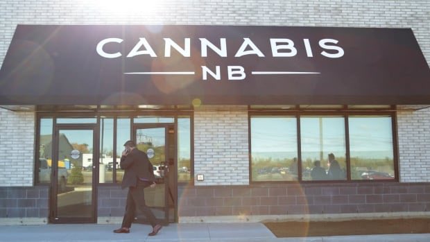 My story today: #LegalPot is here. But what do the stores actually look (and feel and smell) like?
cbc.ca/news/canada/ne…