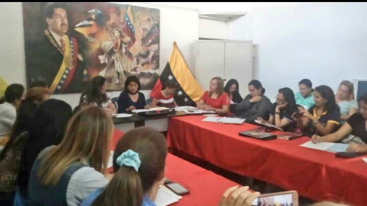 charlychaves's tweet photo. 📸📷#EnFotos || Reunión con nuestras maestras de Educación Inicial del municipio #SanCristóbal, en la sala de conferencias "Los Dos Simones" #Táchira
@psuvaristobulo @MPPEDUCACION @ZonaEducTachira https://t.co/b3I9B90Voi