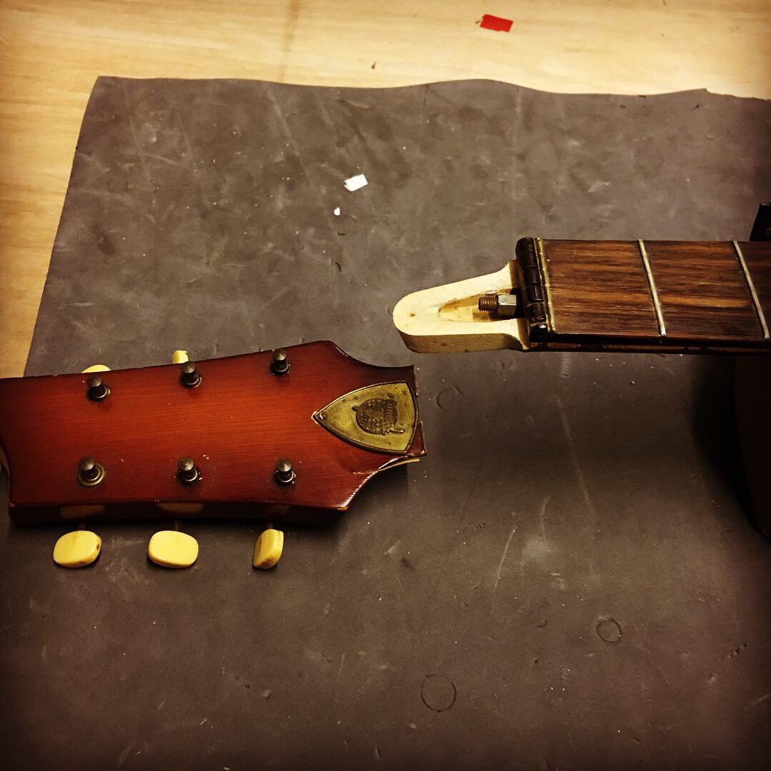 jakelamb94's tweet photo. Next challenge!! #jakelambguitars #guitarmaker #luthier #guitarrepair #repair #milnthorpe #cumbria #lakedistrict #framus https://t.co/MeDOg7kTc8