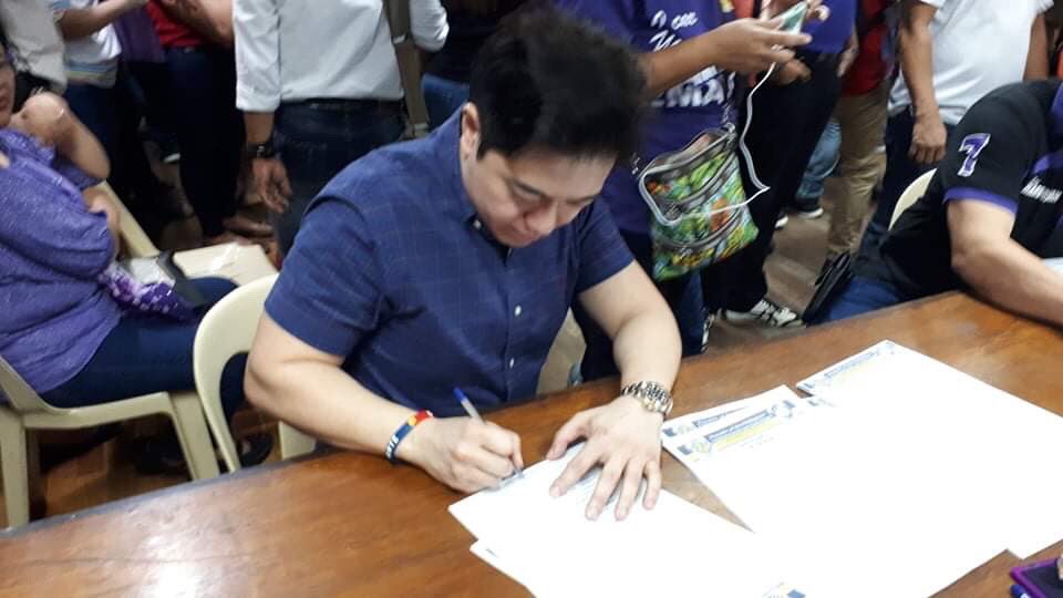 COMELEC_MisOr's tweet photo. Former City Councilor  and Congressman-1st district CDOC Benjo Benaldo runs now as Congressman-2nd District. He filed his COC along with the  other candidates from the party of Padayon Pilipino. @commrguanzon @ComelecRX @dirfrancesarabe @COMELEC @ared_dolette #NLE2019 https://t.co/Y2NW2RvfC3