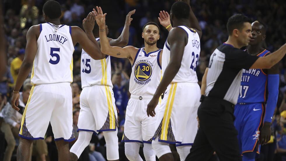 GoldenStateArg's tweet photo. Primer partido y victoria en el arranque de la temporada. Fue 108-100 con un gran partido de Stephen Curry. https://t.co/GqGttu9Bit
