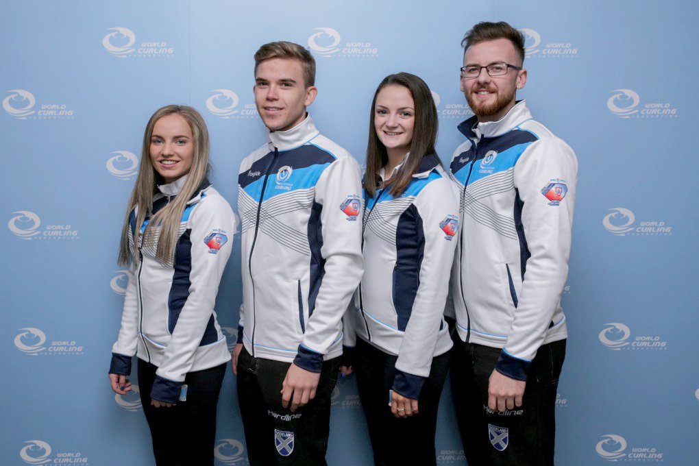"Playing together isn’t just about making shots, it continues to be a learning experience"
They grow up so fast! 😭 What a wonderful article following <a href="/TeamBrydone/">Team Brydone</a>'s journey from Junior curling to the World Mixed Championship:
worldcurling.org/wmxcc2018/juni…
