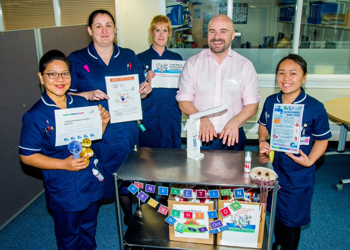 Duncan_CNO's tweet photo. No I’m not doing a Tommy Cooper ...it’s #IPW &amp; @FrimleyHealth  infection control teams are out in force promoting important messages including hand hygiene, flu vaccines &amp; ecoli @tblho @RMayNurseDir @NeilDardisFHFT @clinedFHFT @maxinemcvey @antsuno @jennyh1811 @LisaABarbier https://t.co/OwEHVbxHhi