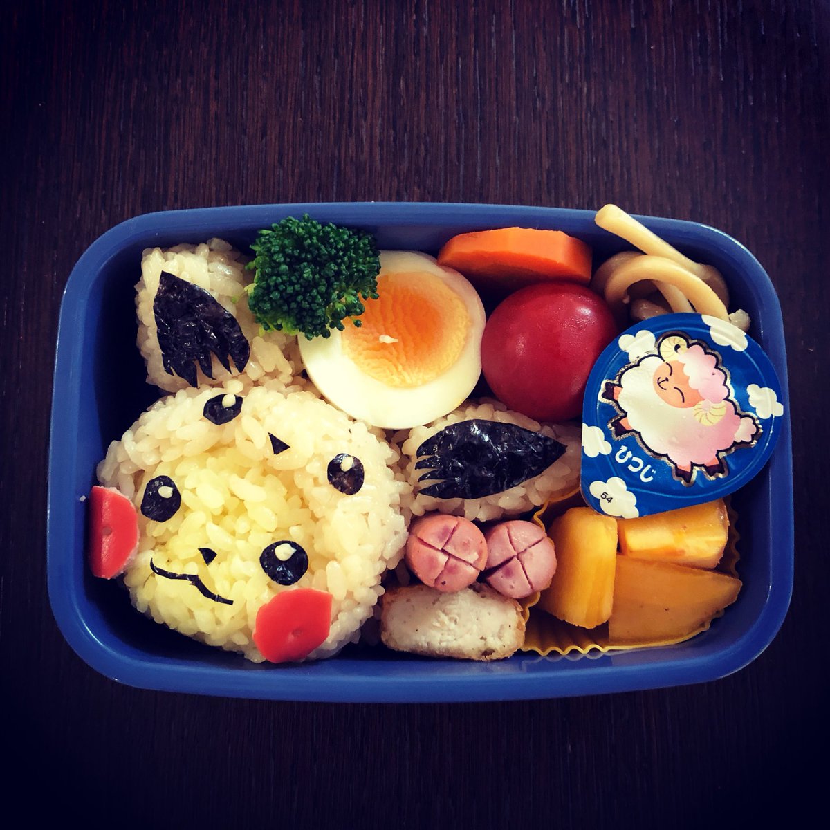 サラマホ على تويتر どっちにするか迷ってたけど 今日のリクエストはイーブイの着ぐるみを着たピカチュウ プロジェクトイーブイ キャラ弁 ポケモン サラマホ على تويتر どっちにするか迷ってたけど 今日のリクエストはイーブイの着ぐるみを着たピカチュウ プロジェクトイーブイ キャラ弁 ポケモン