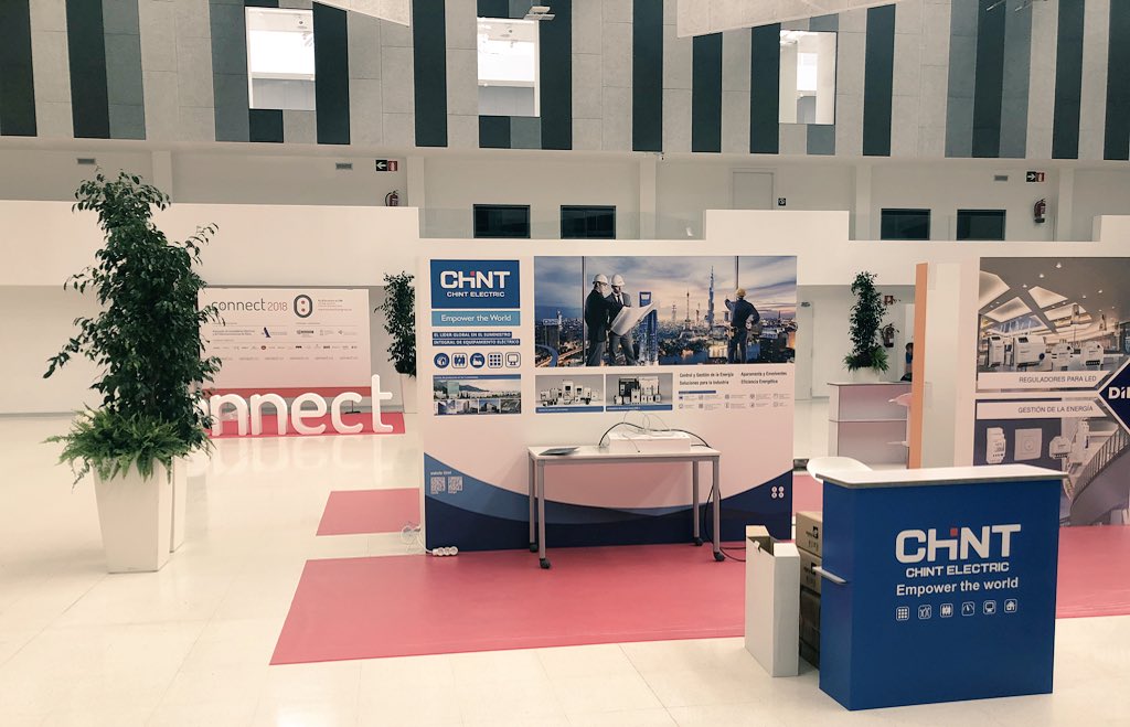 ChintElectrics's tweet photo. Estamos en pleno montaje del stand en @connectcongreso #VitoriaGasteiz #Euskadi Mañana os esperamos en Palacio de Congresos Europa con soluciones como nuestro autómata programable con servidor web embebido #ChintControl https://t.co/t2G1xgDngU