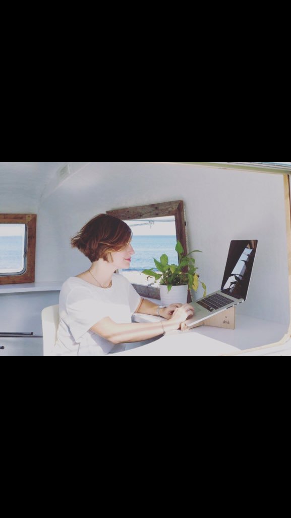 De Zeeuwse boswachters hebben het mooiste uitzicht van heel <a href="/staatsbosbeheer/">Staatsbosbeheer</a>! Verruil in de #grevelingenweek je kantoor een dagje voor de <a href="/KantoorKaravaan/">KantoorKaravaan</a>. Info en boeken: ivn.nl/kantoorkaravaan